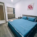 M+ Diamond 3 Bedrooms, Pool, Aircon, Water Heater.