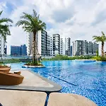 M+ Diamond 3 Bedrooms, Pool, Aircon, Water Heater.