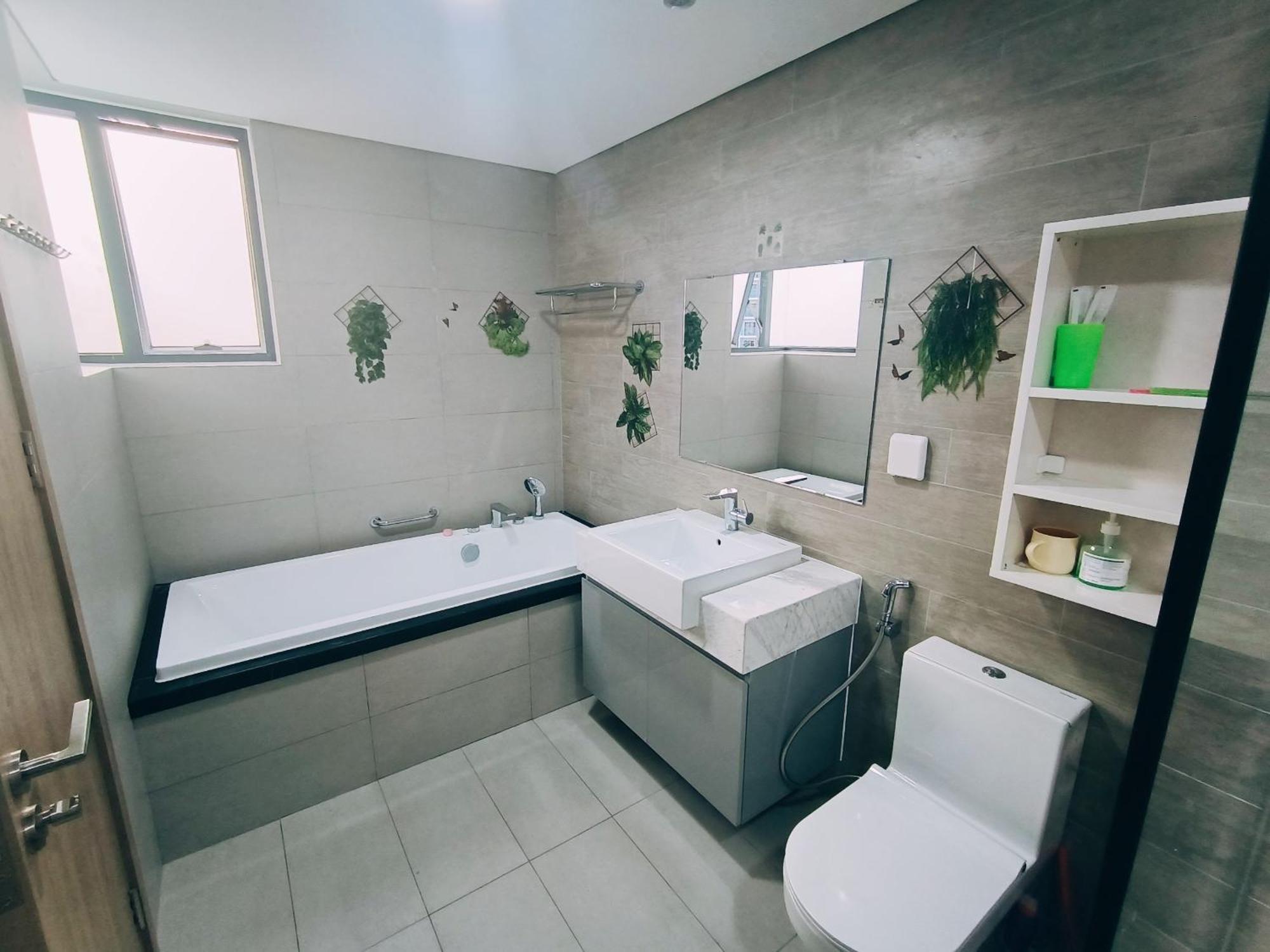 M+ Diamond 3 Bedrooms, Pool, Aircon, Water Heater. Căn hộ